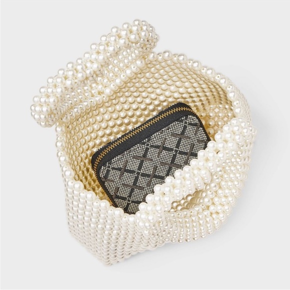 Simulated Pearl Heart Beaded Mini Tote Handbag A New Day Cream Valentine - Picture 3 of 4